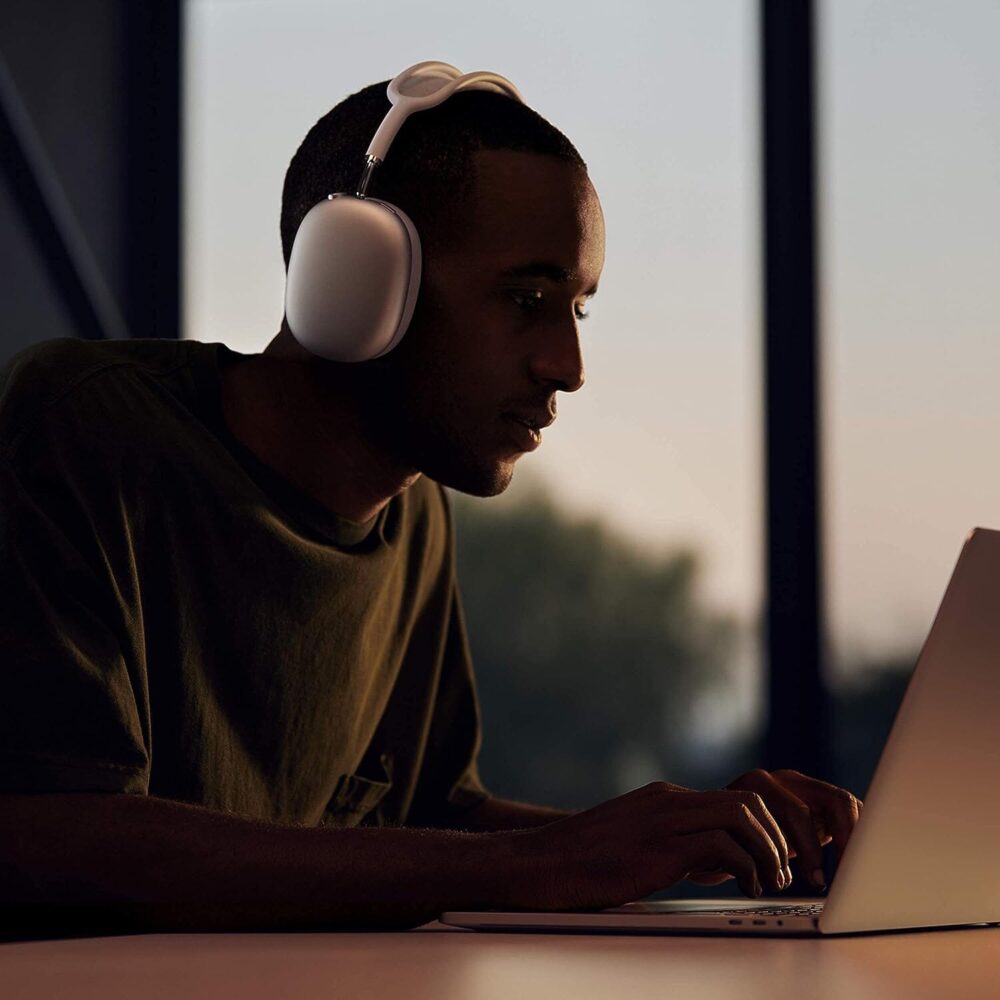 Apple AirPods Max (Refurbished) - Image 19
